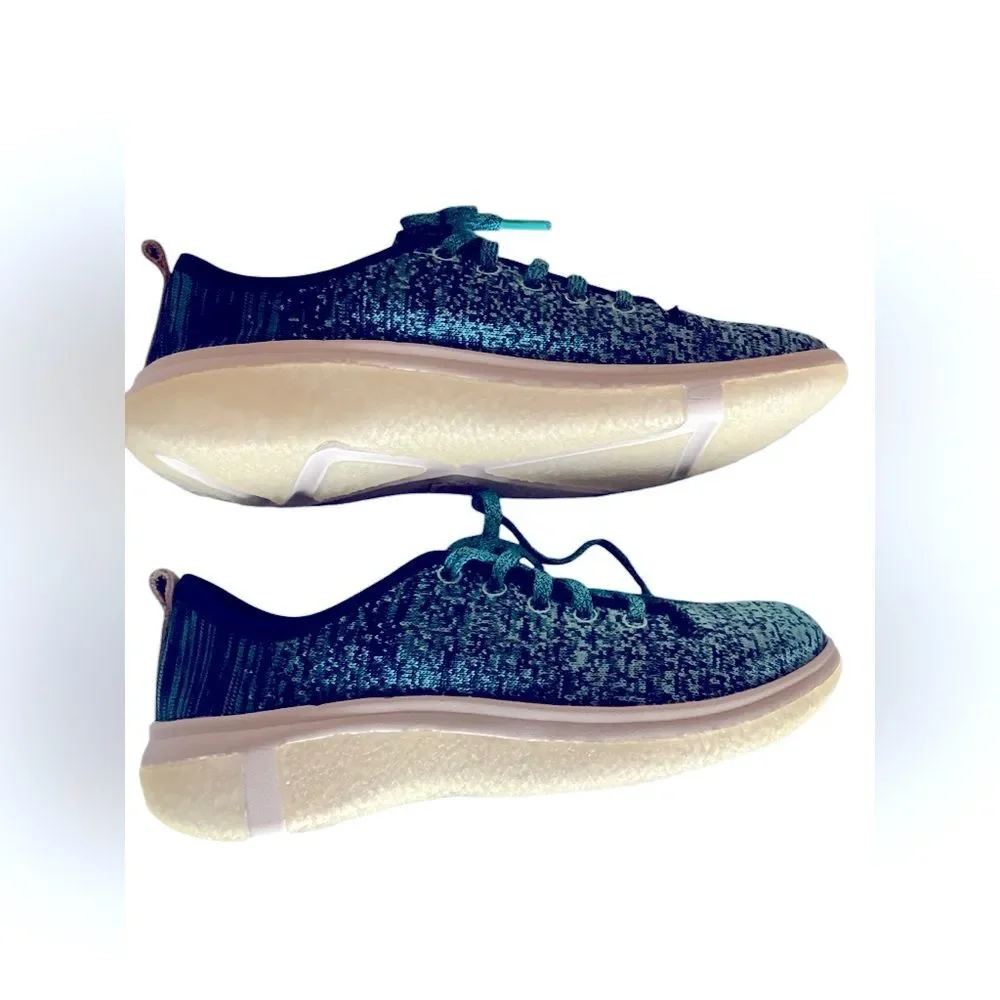 Bluprint LaCosta Knit New in Box Size 7.5